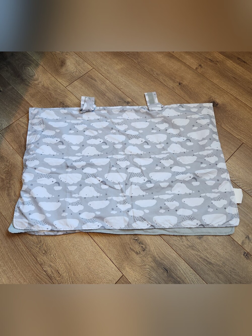 Gray Cloud Patterned Carseat Cover